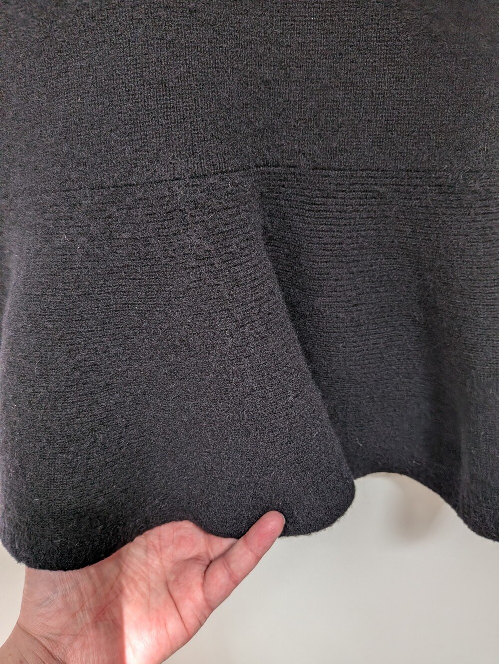Veronica Beard 100% Cashmere Black Sleeveless Peplum Sweater Tank Top Size XS - Picture 6 of 9